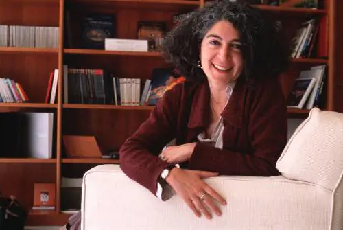 Ladri acrobati si calano dal tetto e svaligiano due appartamenti