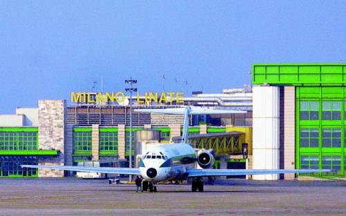 «Linate, stop ai voli postali notturni»
