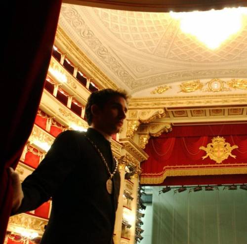 Berlusconi chiede il «dossier Scala»