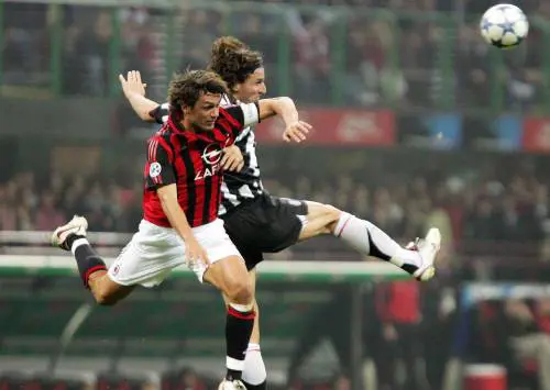 Borghezio: «Hanno cercato di gettarmi giù dal treno»