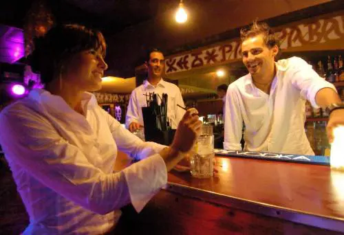 Forza Italia brinda  a scuola di cocktail