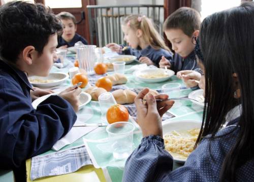 Mense scolastiche Tursi vuol tornare ai pasti fatti in casa