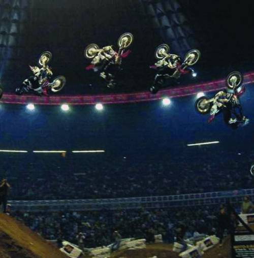Il supercross prova a conquistare la tiepida Genova