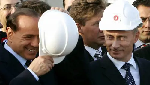 Pitti diventa morbido con lo smoking in cashmere