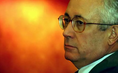 Regala neonato sul web: «Non ho tempo per lui»