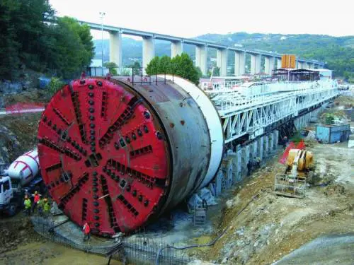 Una talpa supertecnologica per raddoppiare la ferrovia