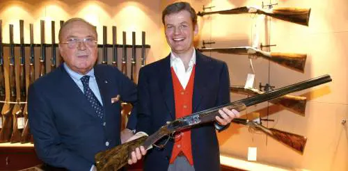 Titti e gatto Silvestro  sullambulanza con i bambini