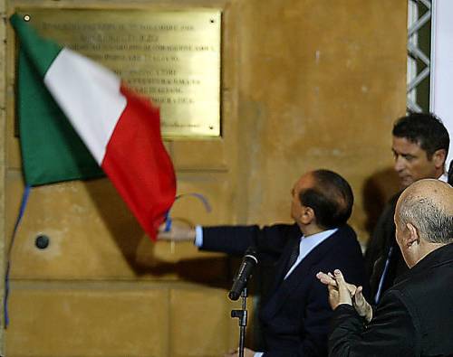 Hewitt «segrega» la figlia per i soldi dell’esclusiva