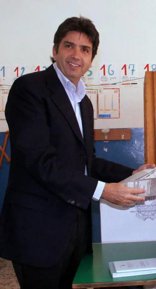 Serra ai romani: «Non sprecate l’energia»