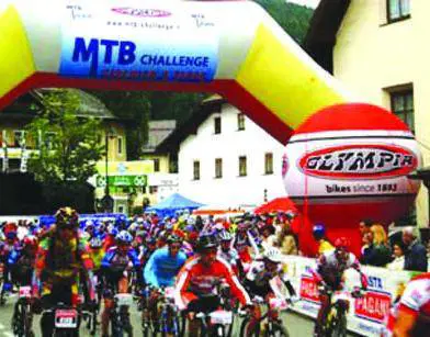 Greenspan lascia con un altro rialzo dei tassi 