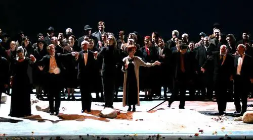 «Evviva!» per Brignano al Nuovo