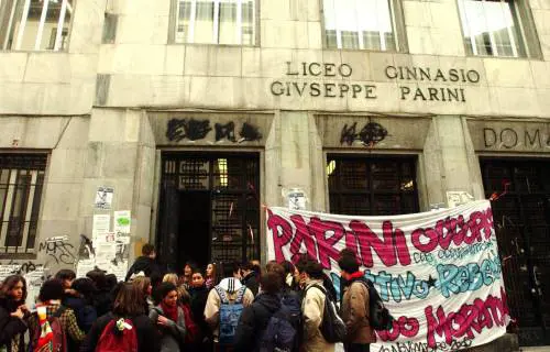 Aviaria: altri cigni morti, sequestrati 80mila polli