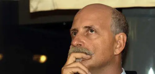 Il Fato porta allo Stabile unillusione damore