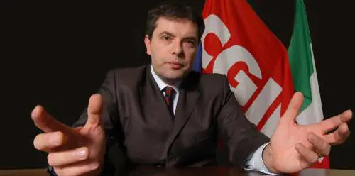 Schiaffo alla città che gli nega la via «Pericu, vergogna»