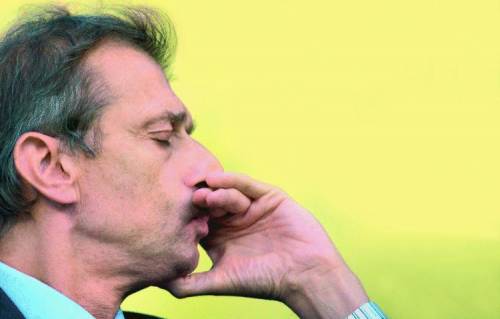 Persino Fassino l’ha capito: «Romano? Non è Dio in terra»