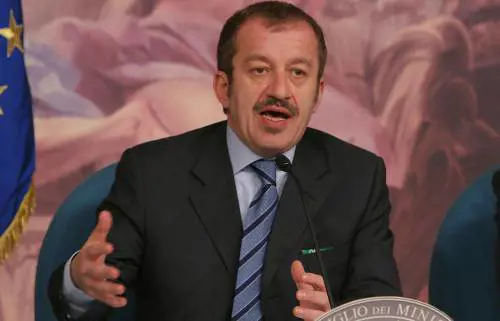 Ma a sinistra spunta la trappola