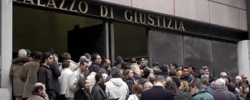 I no global attaccano i difensori