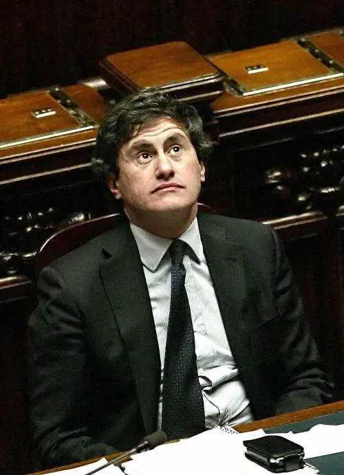 Grillo «minaccia» la Casa Bianca: «Si congratuli con Prodi sennò...»