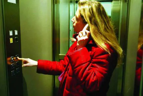 Il bruto dellascensore non si trova, i pm «arrestano» la stampa