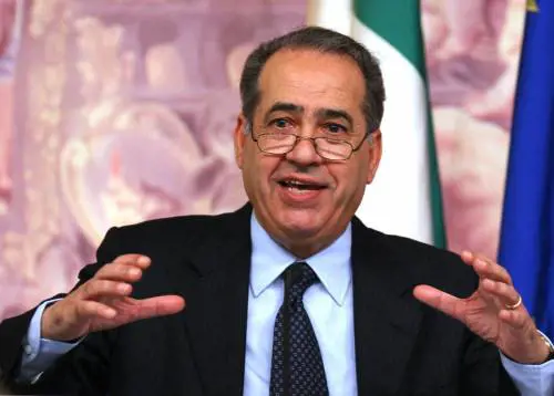 Avvince la spy story di Martelli junior