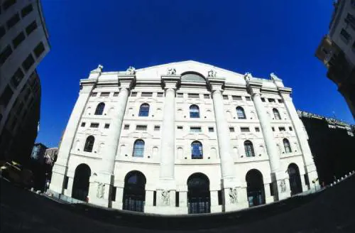 Berlusconi tiene sulla corda Unione e alleati