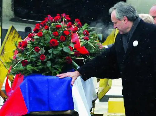 Governo al palo, un mese di parole in libertà