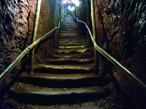 Nelle viscere della miniera sulle tracce del manganese