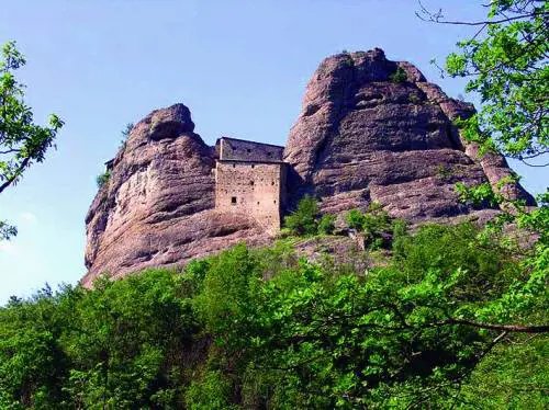 Dallacquario fluviale al castello della Pietra