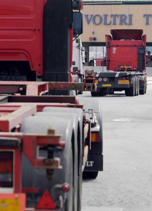 E dalla Cina intanto arrivano container di merci contraffatte