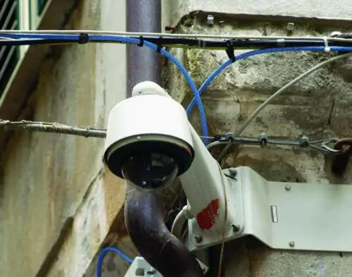 Multe di 35 euro quando la telecamera fa la spia