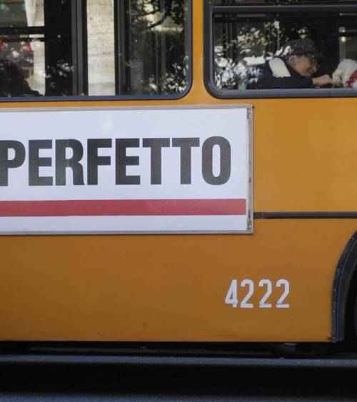 La sinistra scende dalle barricate e sale sull’autobus a 1,20 euro