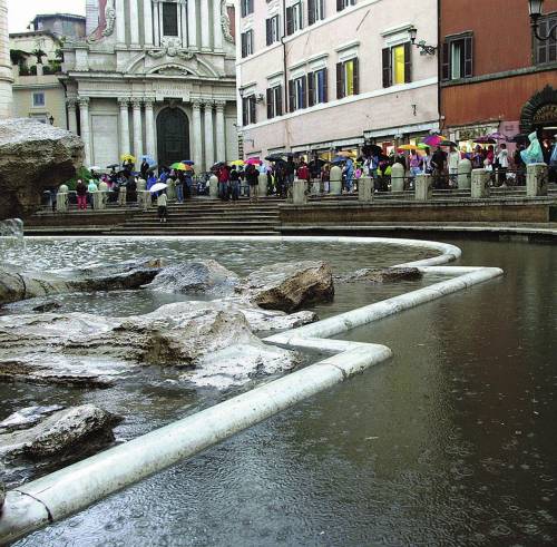 In un’ora 44 millimetri d’acqua e la Fontana di Trevi «tracima»