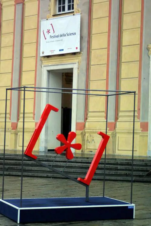 Tra nanotecnologie e dinosauri il Festival della Scienza fa la pace