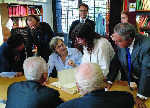 Sgarbi «costretto» ad andare al Leoncavallo