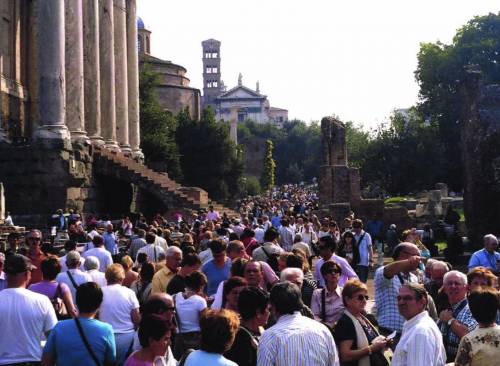Saldi in via del Corso? No, è la Via Sacra