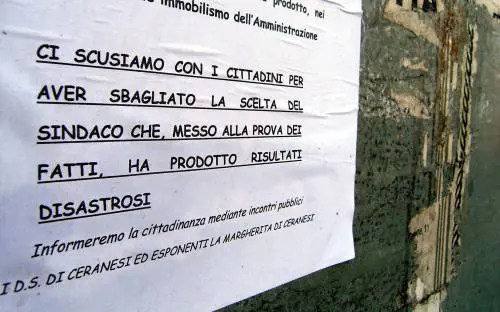 La maggioranza non riesce a far cadere il sindaco