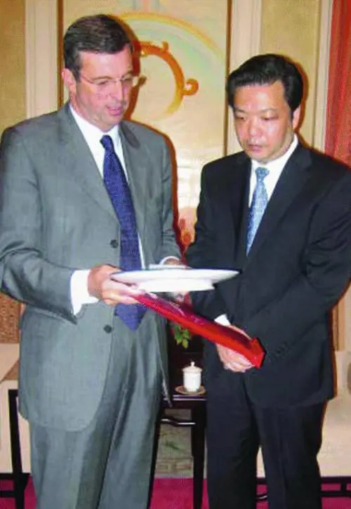 «Interessi cinesi prima dei nostri»