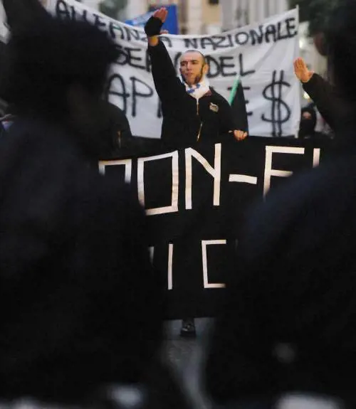 Forza Nuova in piazza contro la moschea e contro tutti i «no»