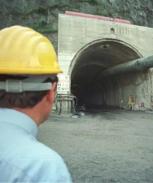 IL VERO VOLTO  DELLIPOCRISIA