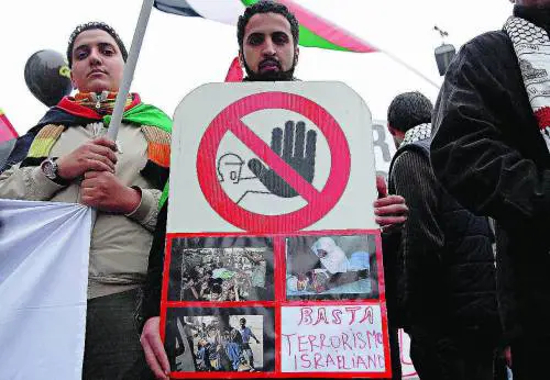 Trentamila in piazza: «Israeliani terroristi»