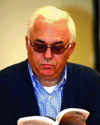 Don Farinella fa la predica alla Vincenzi