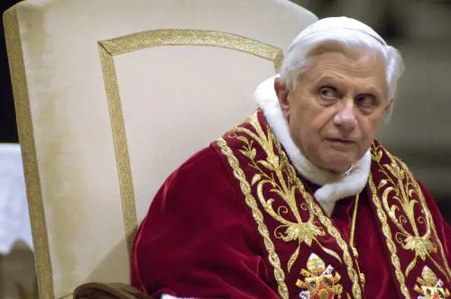 Il Papa: "Sulle coppie di fatto non taccio la mia preoccupazione"