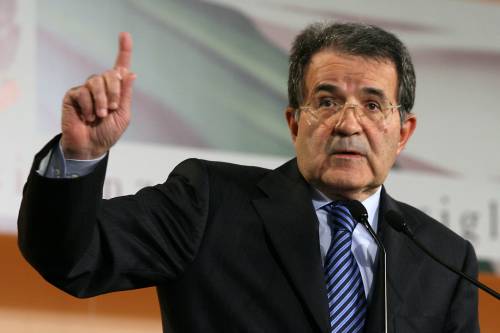 Prodi si autopromuove 
Berlusconi attacca: 
"Politicamente scorretto"