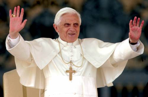 Il Papa: servire senza distinzioni di razza e religione