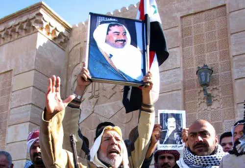 Irak, rinviate le esecuzioni. Video choc di Saddam, tre in cella
