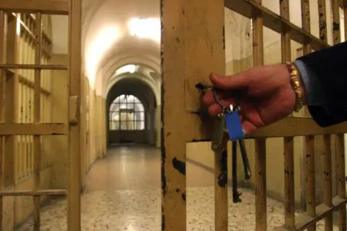 Due italiani su tre: "No all'indulto" 
Cresce l'allarme sicurezza 