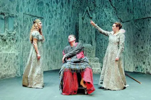 Un monarca inetto che distrugge tutto ciò che tocca