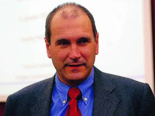 Case popolari ai rom, tutti contro il ministro