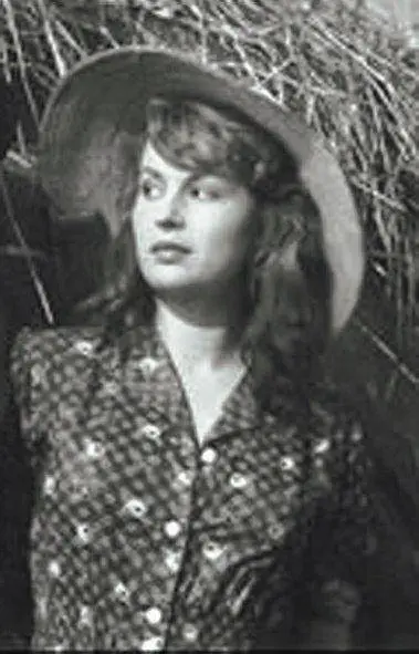 Dalla spiga allaccessorio chic: il cappello di paglia di Montappone sulle passerelle con Falanga