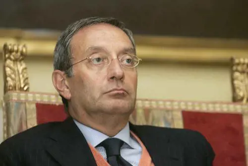 L'Unione scarica il Garante: difende Mediaset